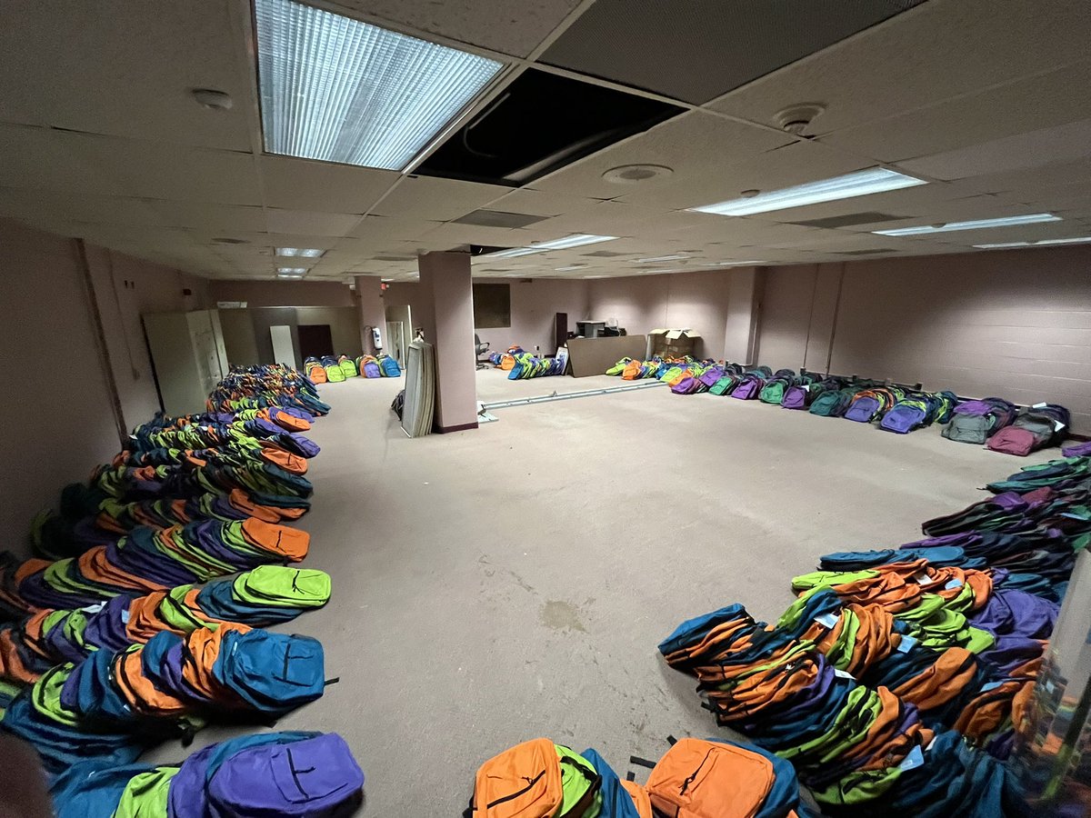 kelleycawthorne's tweet photo. KC team members came together with AT&T to help stuff more than 1,200 backpacks in under 3.5 hours for children in Michigan! Nice work team! 🎒#partnerships #michigankids https://t.co/x2oJ9HIeiE