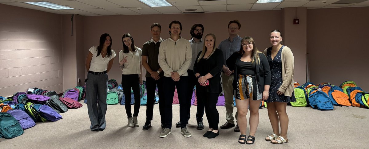 kelleycawthorne's tweet photo. KC team members came together with AT&T to help stuff more than 1,200 backpacks in under 3.5 hours for children in Michigan! Nice work team! 🎒#partnerships #michigankids https://t.co/x2oJ9HIeiE