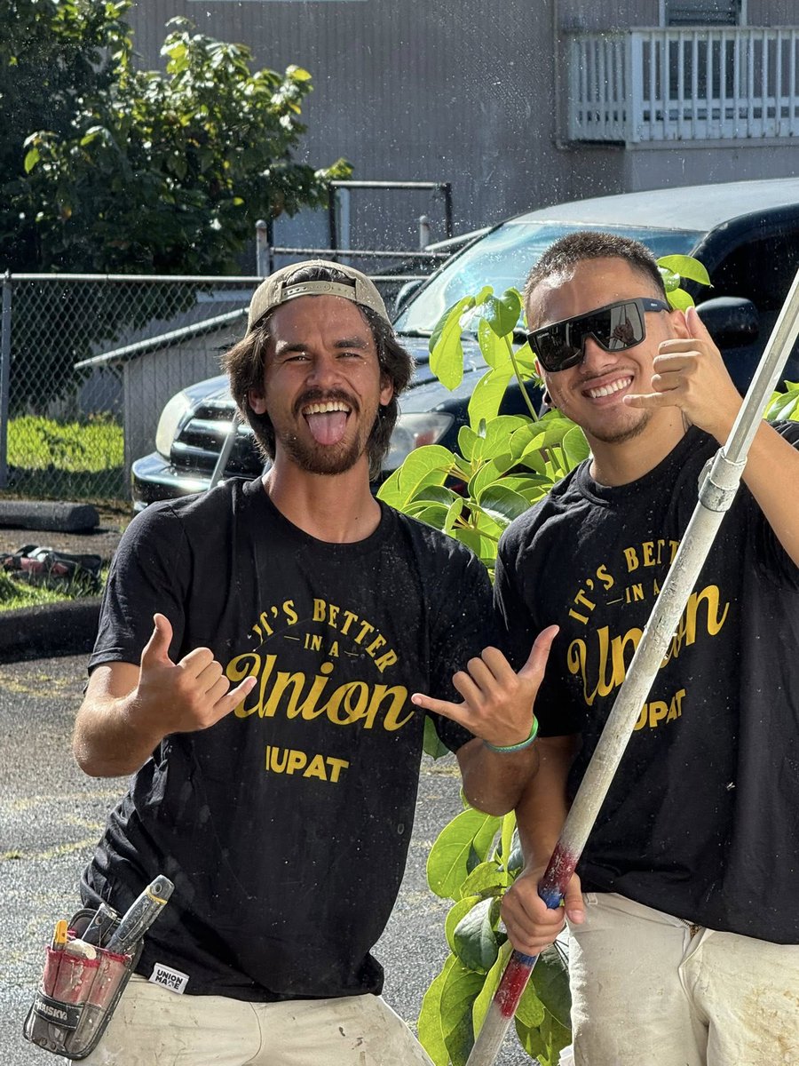 GoIUPAT's tweet image. This is everything our union stands for. We are one family, and it is our job to care for one another!
DC50’s apprentices volunteered their time and skills to repaint the Clubhouse for the Hilo Woman's Club—a club that aims to promote the educational, social, and civic…