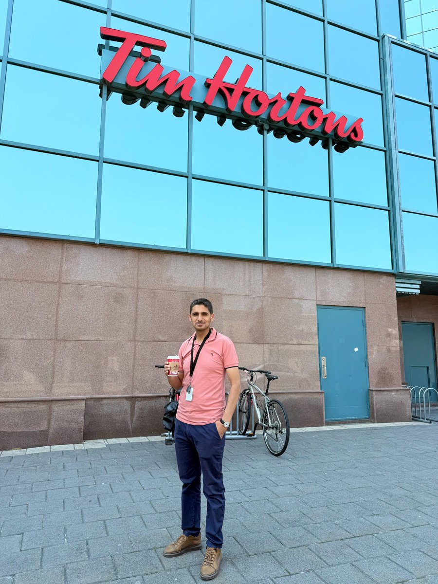 Edel_PLopez's tweet photo. Happy to host Abd (Dr. Hawamda @HawamdaI) from the Palestine Technical University until the end of August! 🌿

Thanks to the support of the Québec-Palestine research collaboration program (@FRQ_NT – @PalestineAST), Abd will be characterizing bacterial isolates impacting olive and almond production in Palestine 🫒🌰, exploring their genetic diversity and virulence strategies through comparative genomics 🧬

A short but intensive stay to share knowledge, strengthen scientific ties 🤝, and ultimately help advance sustainable agriculture and local development 🌱🌍
