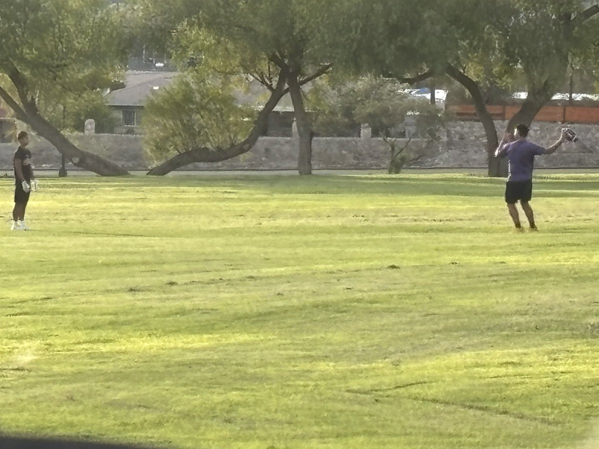prim9time_'s tweet photo. A great session training with @cade_mcconnell learning more great things to be the BEST! #IOB #915TAKEOVER @coachbernieluna @rpolivas_22 https://t.co/huh0c3vdhp