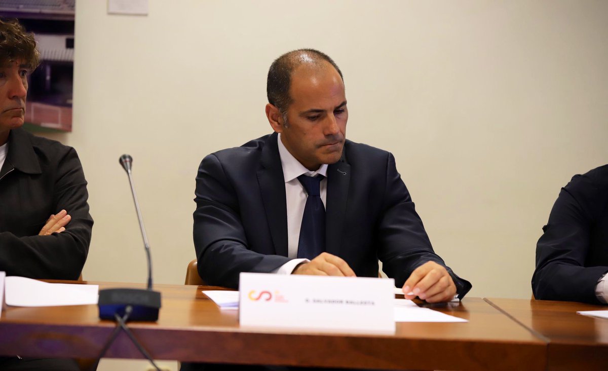 ✍️🇪🇸Aedfi-Leyendas España trabajará de forma activa en la Comisión Interministerial para organizar el Mundial 2030.
🙌 Salva Ballesta, Patxi Salinas, Del Bosque y Camacho representaron a los jugadores internacionales.
➡️ leyendasespana.com/aedfi-leyendas…