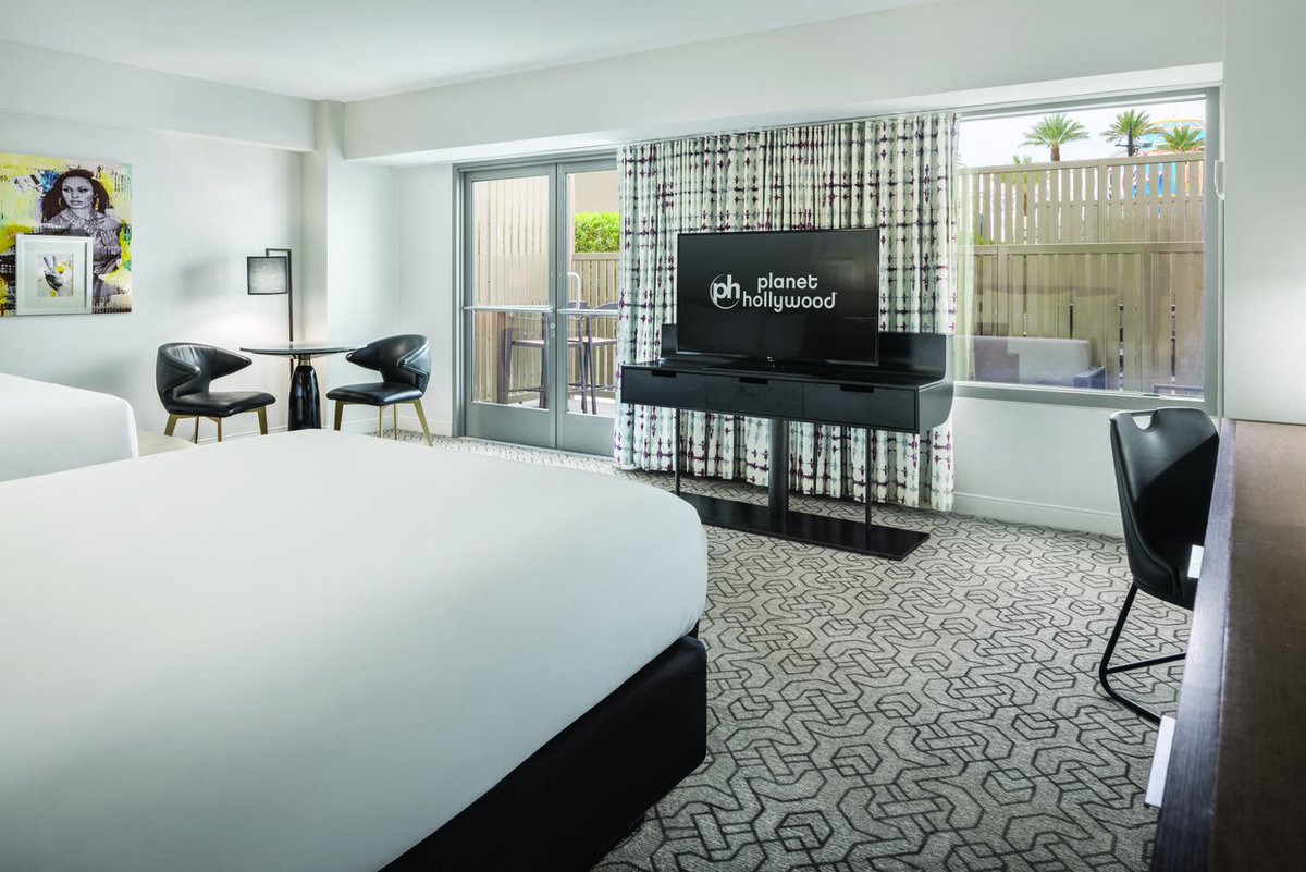 PHVegas's tweet image. The perfect place to book for a party in Vegas! The Caesars Rewards Summer Saving Sale is going on until August 25th! ☀️
Book a room with us from $85/night priced with resort fees 🤩
Follow this link for the deal: bit.ly/400GDMd