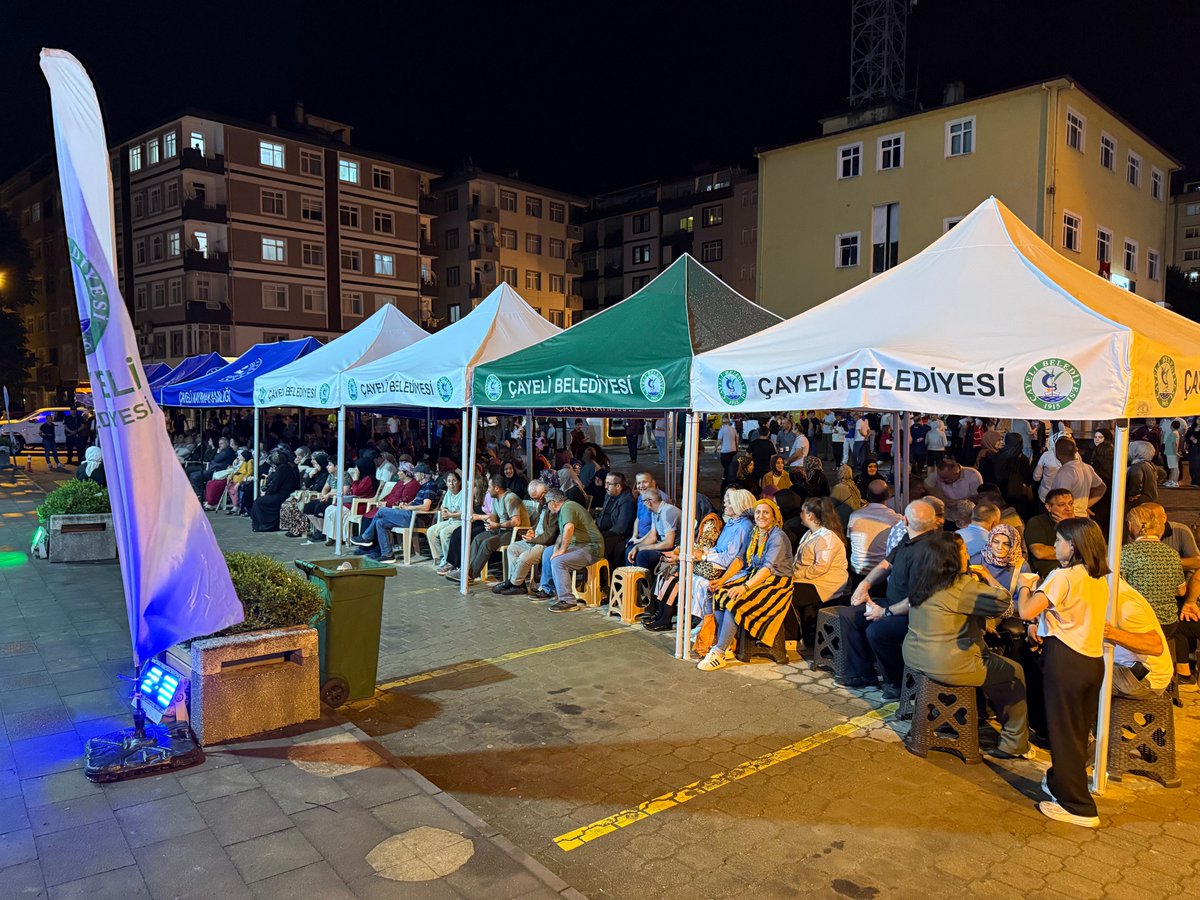 🇹🇷 15 TEMMUZ’UN 9.YILINDA İLÇEMİZDE ANMA TÖRENİ DÜZENLENDİ

▪ 15 Temmuz Demokrasi ve Milli Birlik gününün 8. yılı münasebetiyle tüm Türkiye'de düzenlenen anma etkinlikleri ilçemizde de gerçekleştirildi.

Saygı duruşu ve istiklal marşı ile başlayan anma töreni Kuran-i Kerim