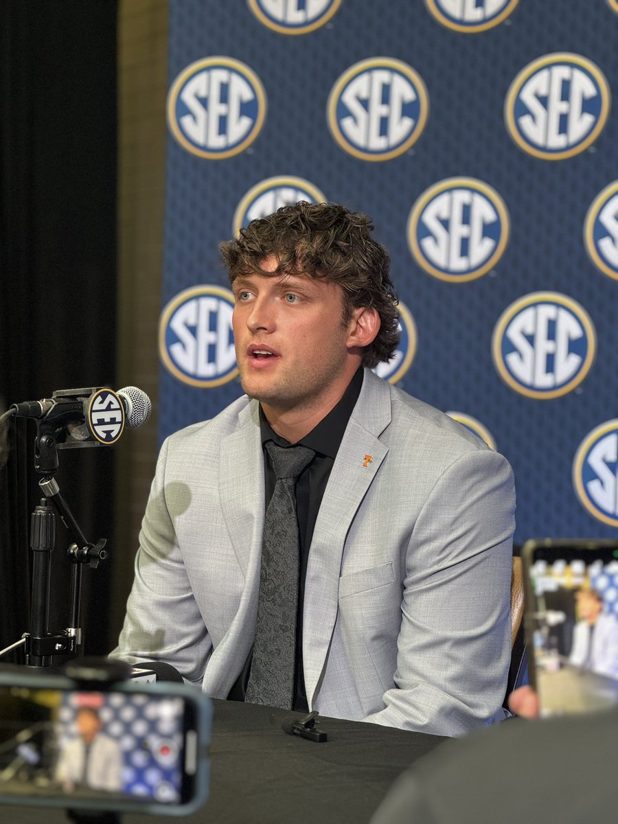 AflacKickoff's tweet image. Checking in from Day ✌️of SEC Media Days with @Vol_Football 

#AflacKickoff // @cfbhall