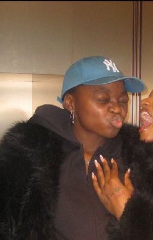 dapsfrvr's tweet image. mid off chale