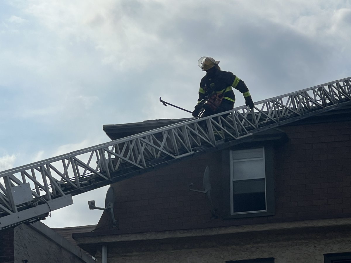 PhillyFireDept's tweet image. Sunday, firefighters rescued a person from a burning house in E. Germantown. Medics treated & transported them. Thankfully, they are expected to be okay. Want to join #phillysbravest ? Firefighter applications are open now! Visit Phila.gov/Fire to learn more.
