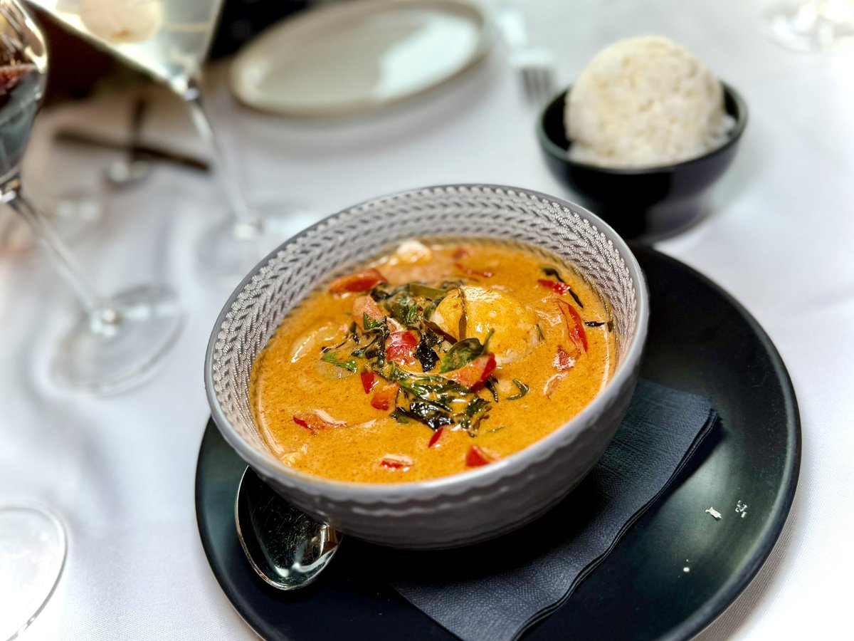 A fantastic #culinary experience last night enjoying some outstanding #wine &amp; #delicious #ThaiFood 

#wineintheglass #foodontheplate #winetasting <a href="/CoastCabCritic/">Coastal Cab Critic</a> <a href="/cynthia_hayes/">Cinzia Hayes</a> <a href="/Constan70997526/">Sybarite</a> <a href="/teamhrc/">Chris Schmidt</a> <a href="/CHARLIEWINES/">CHARLIE ARTURAOLA</a> <a href="/jwalkermobile/">James Walker</a> <a href="/AmauryCarrasco/">WiningJaguar</a> <a href="/Noles31BB/">KevLutt</a> <a href="/GlennNashville/">Glenn Moreland 🇺🇸🇺🇦</a>