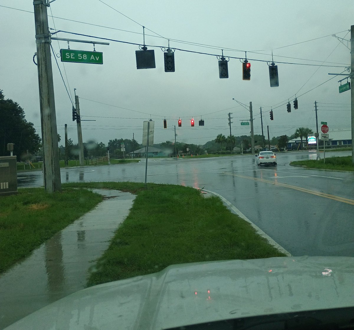 MyFDOT_CFL's tweet image. 𝐓𝐫𝐚𝐟𝐟𝐢𝐜 𝐀𝐝𝐯𝐢𝐬𝐨𝐫𝐲:🚦 A new signal is in flash mode at SE 58th Ave/Baseline Rd and SE 85th Ln/Juniper Rd in Marion County. Yellow flash on Baseline, red on Juniper. Use caution—full activation coming soon. @MarionCountyGov