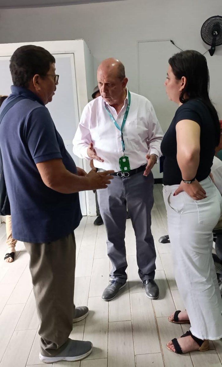 Supersalud's tweet image. #SupersaludEnLasRegiones | Nuestra #RegionalSur, junto a la Secretaría de Salud del Caquetá, llevaron a cabo una visita de inspección a la sede de dispensación de medicamentos de la gestora farmacéutica ANJ PHARMA, que atiende usuarios de @AsmetSalud en la ciudad de Florencia.