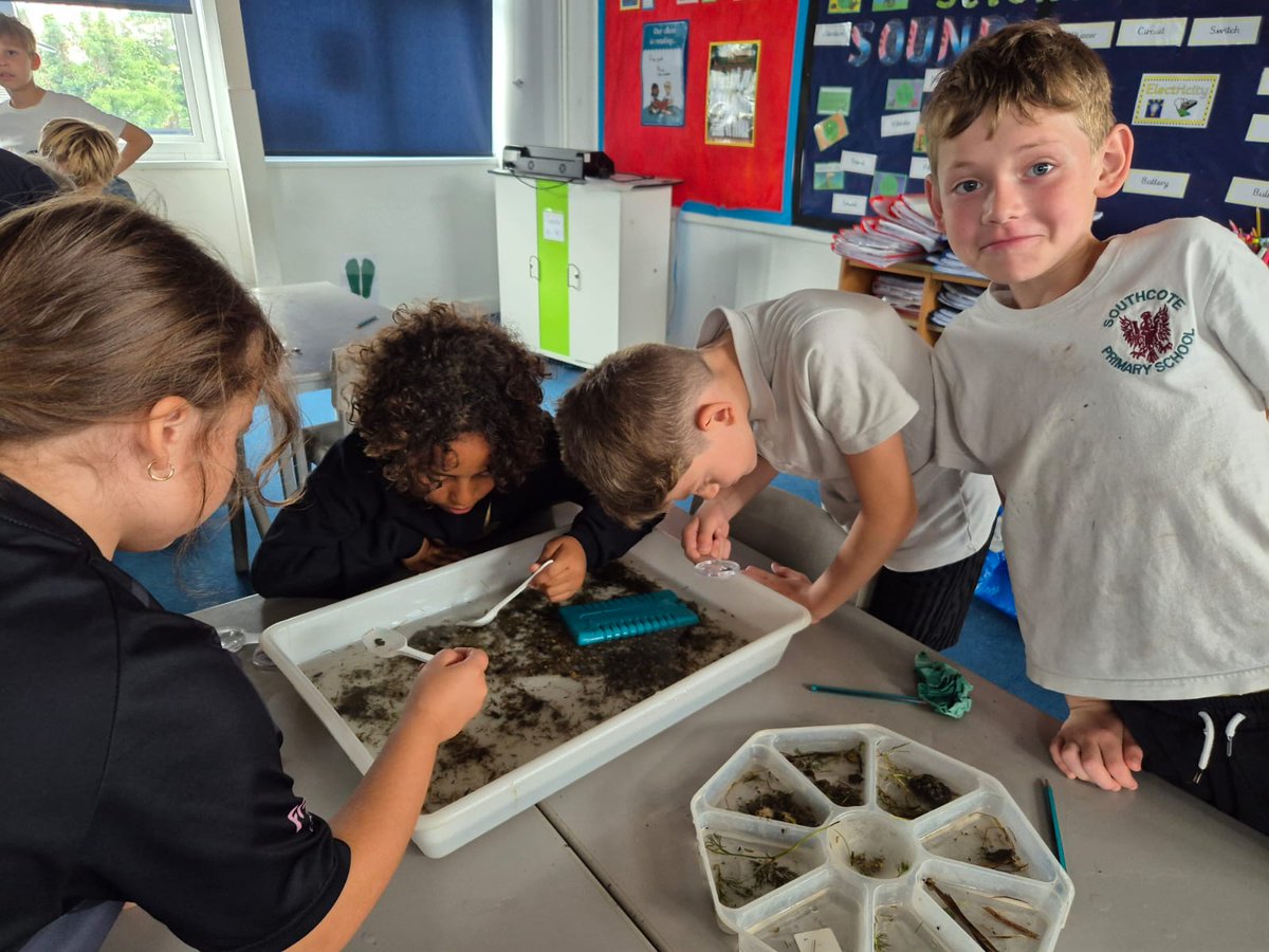 ARKennet's tweet image. 'Best lesson ever!' More great feedback.
We returned today to Southcote Primary, Reading for #RiverSchool workshop 2.
Engaging children with their rivers is important. We've found that children often know very little about their river & are therefore quite disconnected from it.
