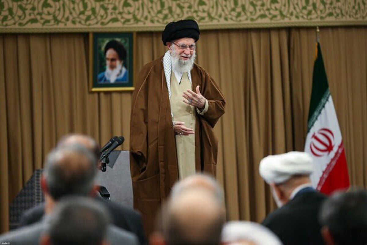 6559Kh's tweet image. #ایران_قوی یعنی رهبری که دلش با مردمش و نگاهش به خداست؛ سید علی، ستون استواری این سرزمین.
#جنگی_که_بردیم