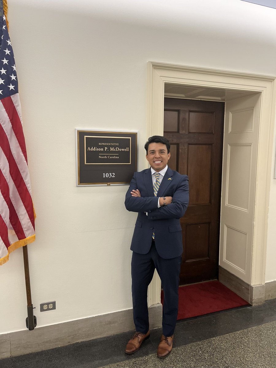 JeffreyLibre's tweet image. Great meeting with @RepMcDowell (NC-6) to talk about the importance of health care and the economy. Appreciate his strong leadership and commitment to policies that protect families and strengthen our communities! 🇺🇸 #LIBRECAPCON2025 #BeLIBRE