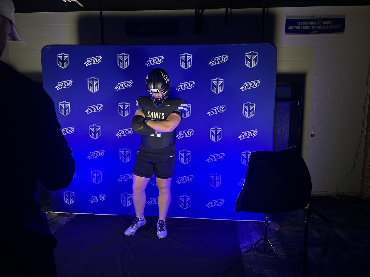 Julian Harris (@julianharris_26) on Twitter photo After a great visit today and conversation with <a href="/CoachNorwell/">Chris Norwell</a> I’m blessed to receive my first opportunity to play at the next level <a href="/TMU_Football/">Thomas More Football</a> .
<a href="/CoachSellars_/">Ryan Sellars</a>
<a href="/CoachDanScholz/">Dan Scholz</a>
<a href="/OakHillsFB/">Oak Hills Football</a> After a great visit today and conversation with <a href="/CoachNorwell/">Chris Norwell</a> I’m blessed to receive my first opportunity to play at the next level <a href="/TMU_Football/">Thomas More Football</a> .
<a href="/CoachSellars_/">Ryan Sellars</a>
<a href="/CoachDanScholz/">Dan Scholz</a>
<a href="/OakHillsFB/">Oak Hills Football</a>