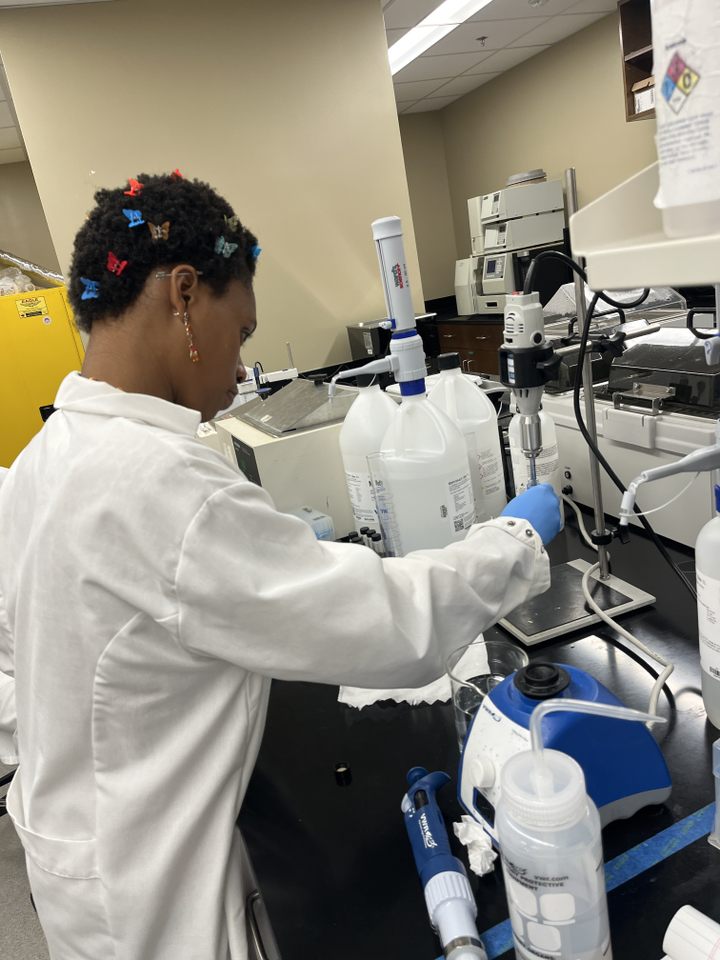 TSUCollegeofAG's tweet image. Emma Douglas is answering her career call this summer at the University of Alabama, where she's participating in a food and nutrition program. Emma's internship is providing her with hands-on laboratory experience and academic knowledge in food science and nutrition research.