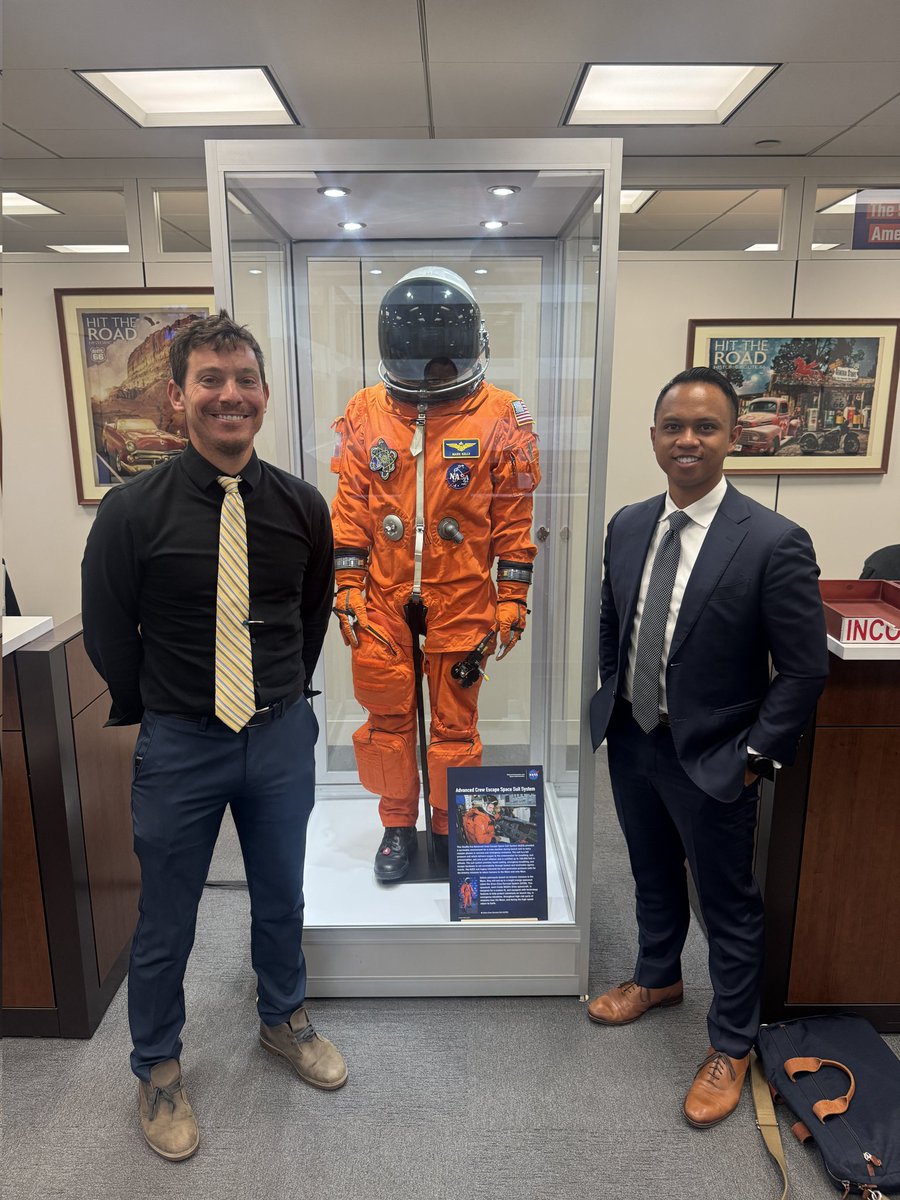 Craig Hensley (@ptjedimaster) on Twitter photo Lobbying at the Capitol Building with Oliver Rivera <a href="/APTA_official/">American Physical Therapy Association (APTA)</a> Lobbying at the Capitol Building with Oliver Rivera <a href="/APTA_official/">American Physical Therapy Association (APTA)</a>