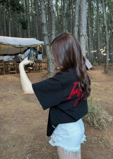 bundleOwe's tweet image. Lost in the woods, found in the moment 🌲📸✨