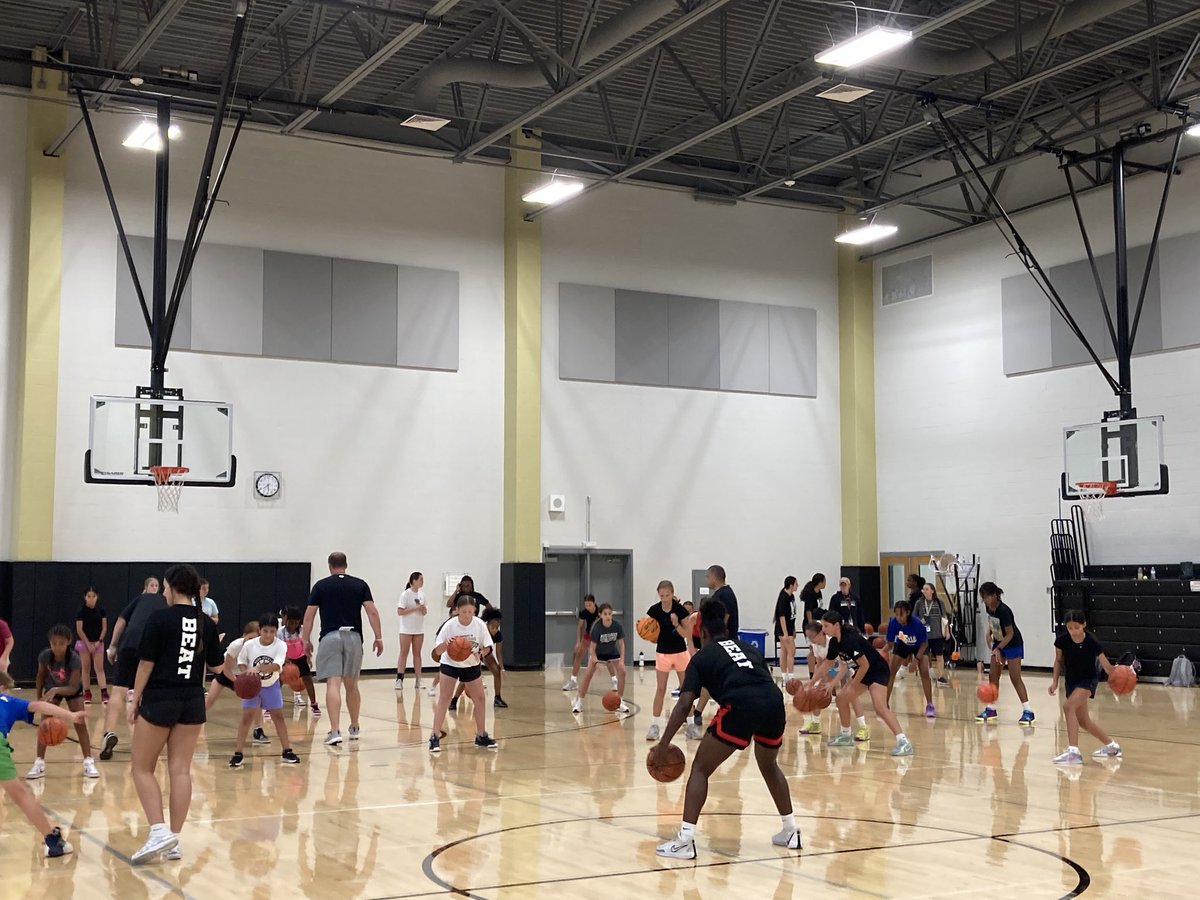 LJagsbball's tweet image. Great day 1 of our Lady Jaguars basketball camp. Everyone was working hard, and learning the ways of our Championship Standards. Great examples from our girls in our program.
@HaysCISD @McCormick_Hays @DMS_Mustangs @JhsJags @CoachCarlin @Coach_Akina @CoachLMoffett