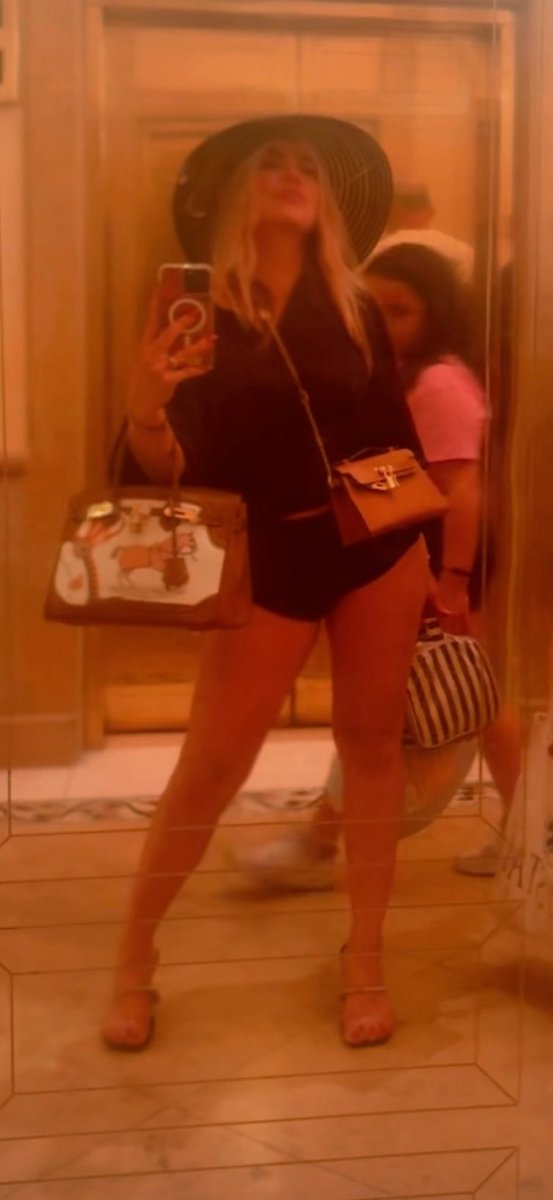 partiNegrete's tweet image. QUANTUM TIME
#GravitationalWaves 
#TeleportationMachine
#QuantumTime 
I’m the BELL
—Jacquelyn J NegrETe