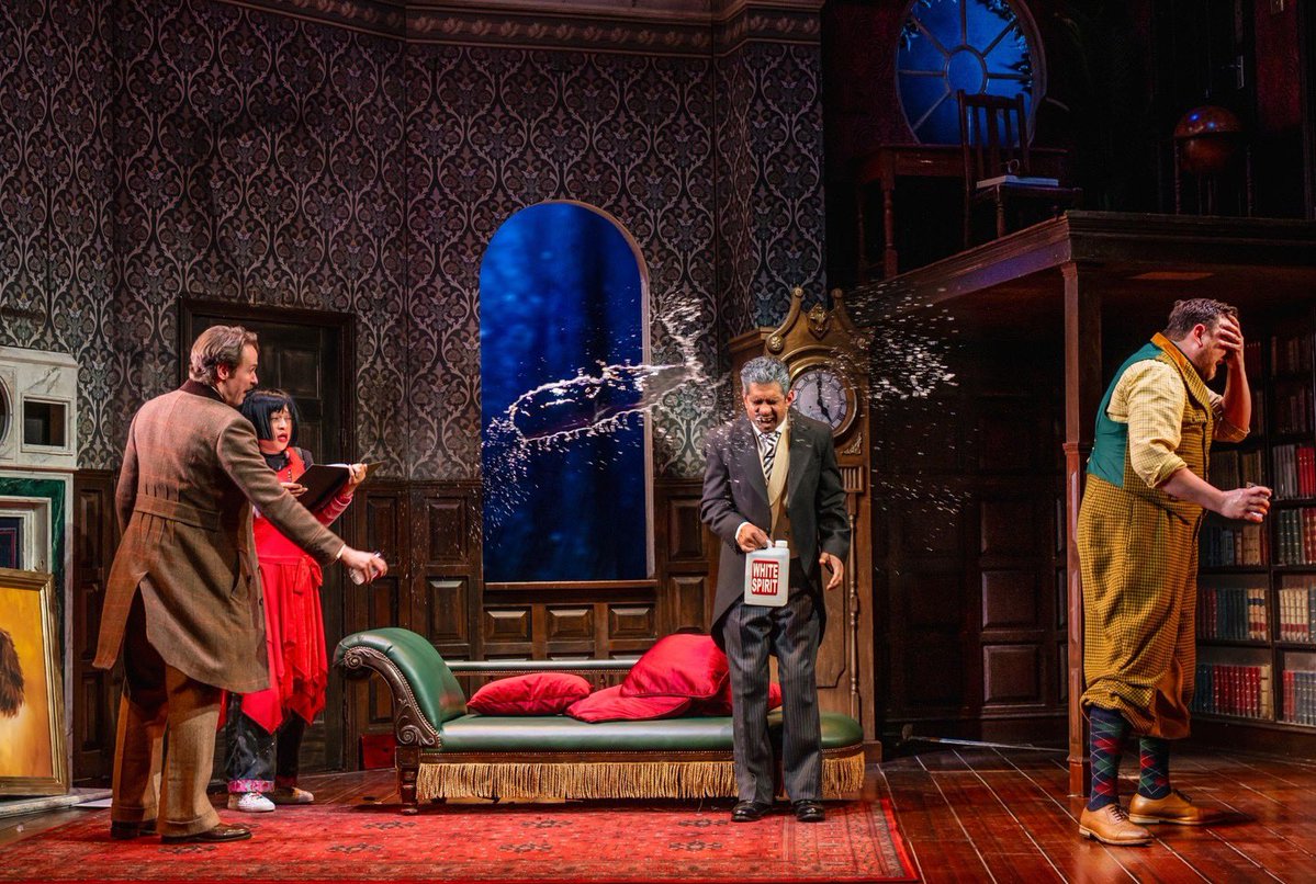 mischiefcomedy's tweet image. Good GOD, I needed that 👍
And by that, we mean these brand new pics of @playgoeswrong causing CHAOS in the West End 🎭 #ICYMI
📸 Matt Crockett