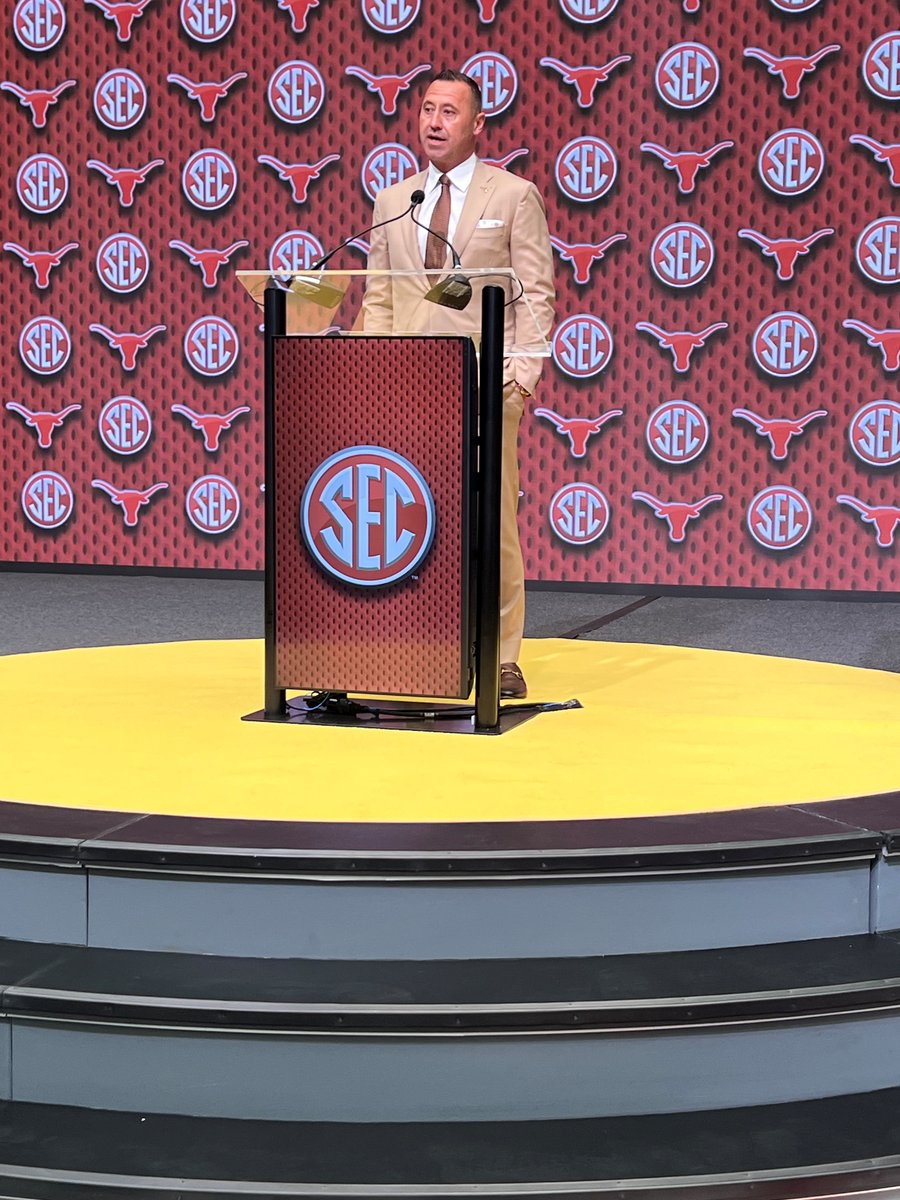 CottonBowlGame's tweet image. A Lot of Talkin' in The A 🏈
The 2025 @SEC Football Media Days headline a busy week in Atlanta. Which team is your favorite to play in this year's @CFBPlayoff Quarterfinal at the 90th #GoodyearCottonBowl Classic?
Let us know! 👇
#SECMD25 | #LikeNoOther