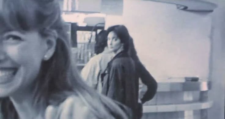 tungslime's tweet image. Thesis (1996) Dir. Alejandro Amenábar