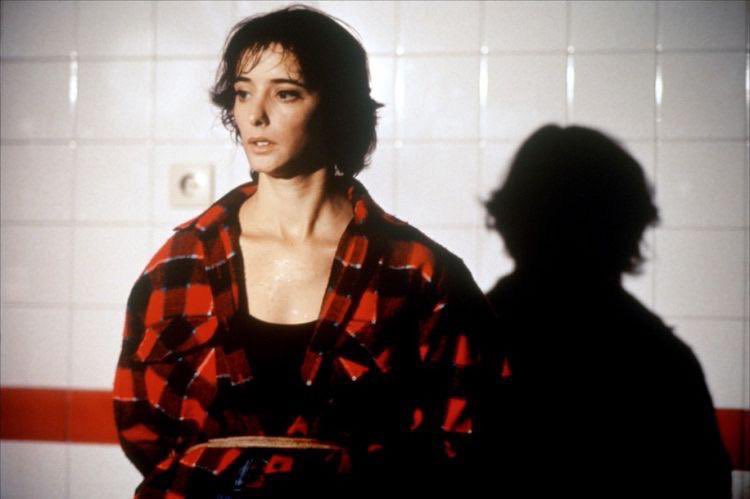 tungslime's tweet image. Thesis (1996) Dir. Alejandro Amenábar