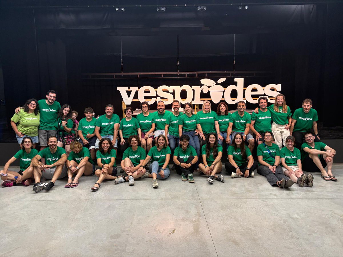 Hem tornat a fer Les Vesprades!

Amb entrebancs, com ja gairebé és tradició… però amb més força que mai.

Gràcies a la generositat dels tècnics, dels músics i, sobretot, del públic.

Gràcies també als patrocinadors i als col·laboradors.

Fins l’any que ve!

#jovesprejo i tu? 😉