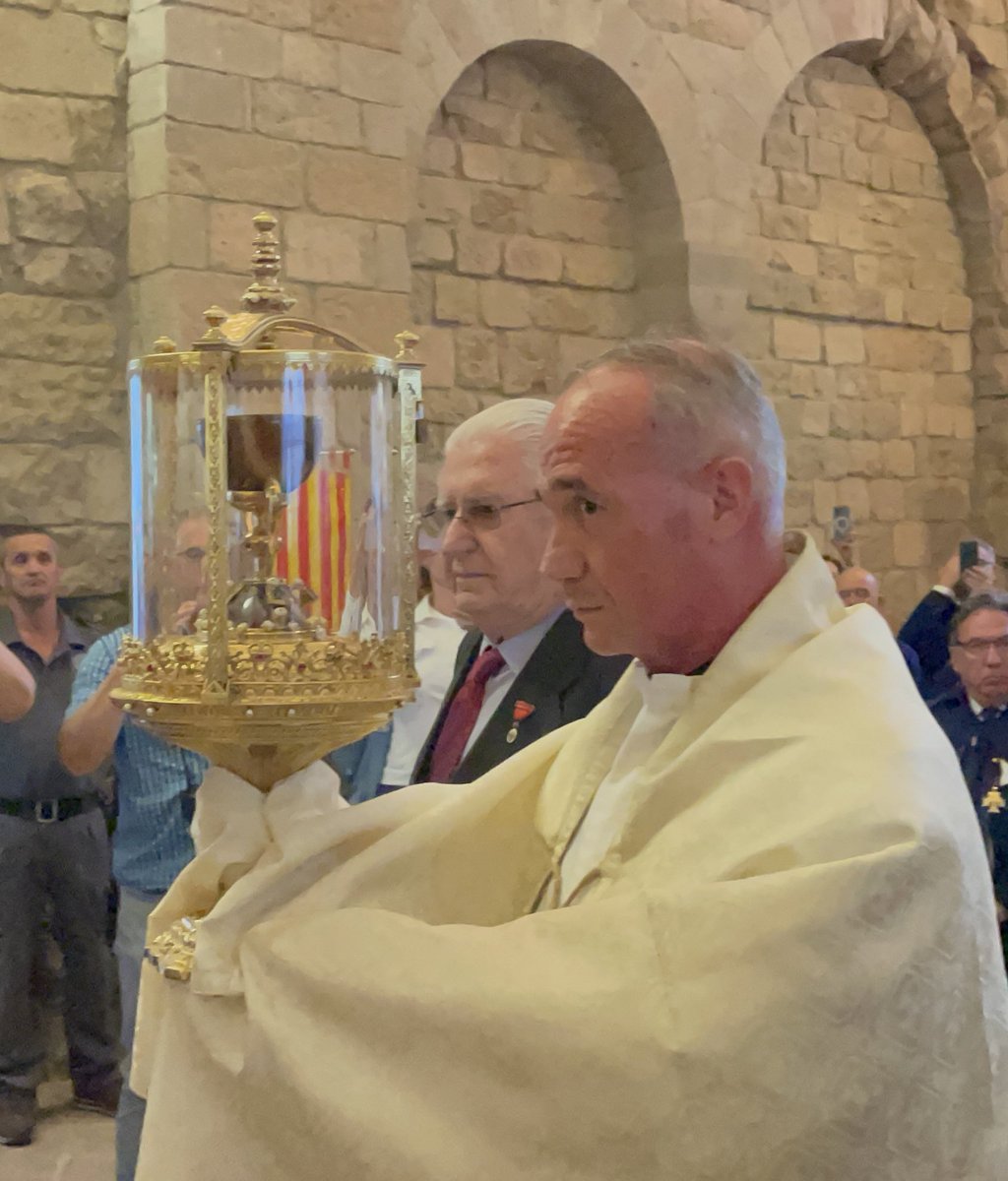 🌐 Hoy viviendo momento único 🌐

El Santo Cáliz en el Monasterio Viejo en el 75 aniversario de la Real Hermandad de San Juan de la Peña

🔗 heraldo.es/noticias/arago…

🔗 rhsjp.es
🔗 rhscvalencia.es
🔗 catedraldevalencia.es/el-santo-caliz…
🔗 grial.org
#Grial