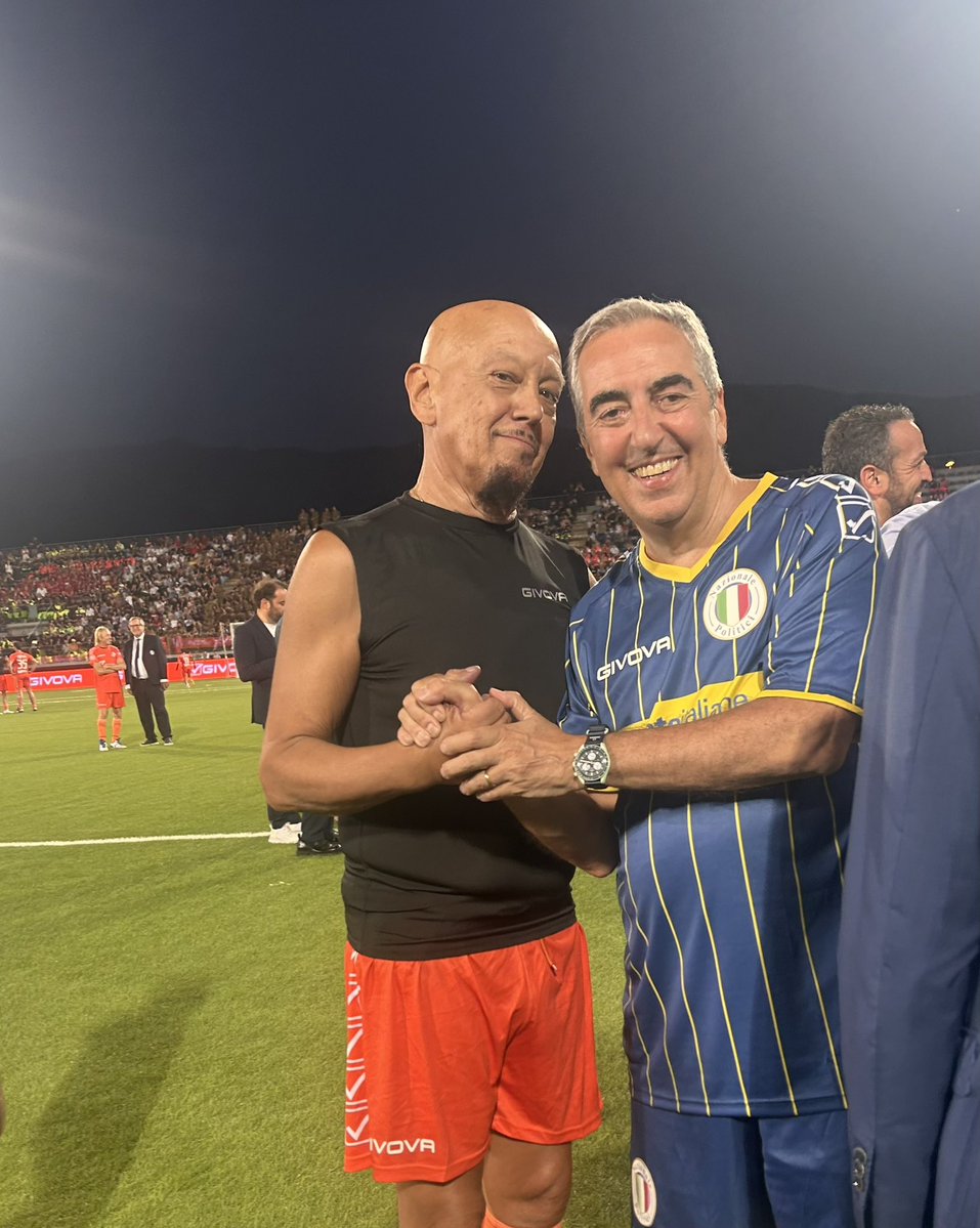 La solidarietà scende in campo con #LaPartitaDelCuore. Sport, politica, spettacolo e divertimento uniti per finalità benefiche.