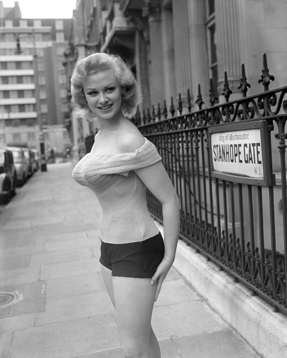 Sabrina / photo by Fred Ramage, London, 1955.

* source's caption