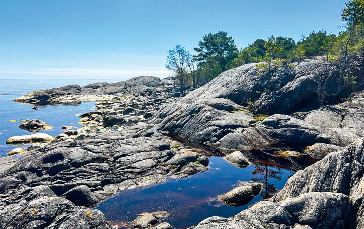 240 miles. Dozens of islands. One bold vision. Michael Lemmel ’88 turned a Swedish Archipelago into an epic  trail—blending his love of nature, adventure &amp; entrepreneurship. Learn about his story in the latest issue of BAM.
📝: Kassondra Cloos
📸: SBA
🔗: bit.ly/40PyQRz