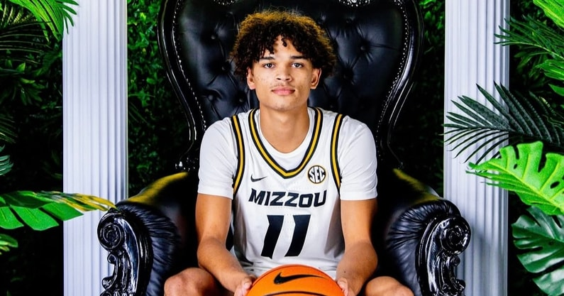 Kenny Van Doren (@thevandalorian) on Twitter photo Scottie Adkinson remained a Top 30 recruit in the 2027 class, and other #Mizzou targets flooded the updated Rivals150: on3.com/sites/mizzou-t… Scottie Adkinson remained a Top 30 recruit in the 2027 class, and other #Mizzou targets flooded the updated Rivals150: on3.com/sites/mizzou-t…