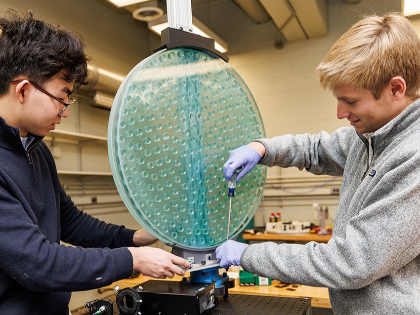 Yale's tweet image. Lasers over the Sound: A project led by Hong Tang at @YaleEngineering will beam entangled photons 44 kilometers from Kline Tower to Stony Brook University, aiming to expand how quantum information can be sent and received — and possibly setting a course for future quantum…