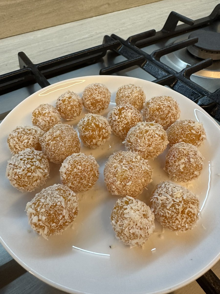 Docinho de Damasco com Coco.