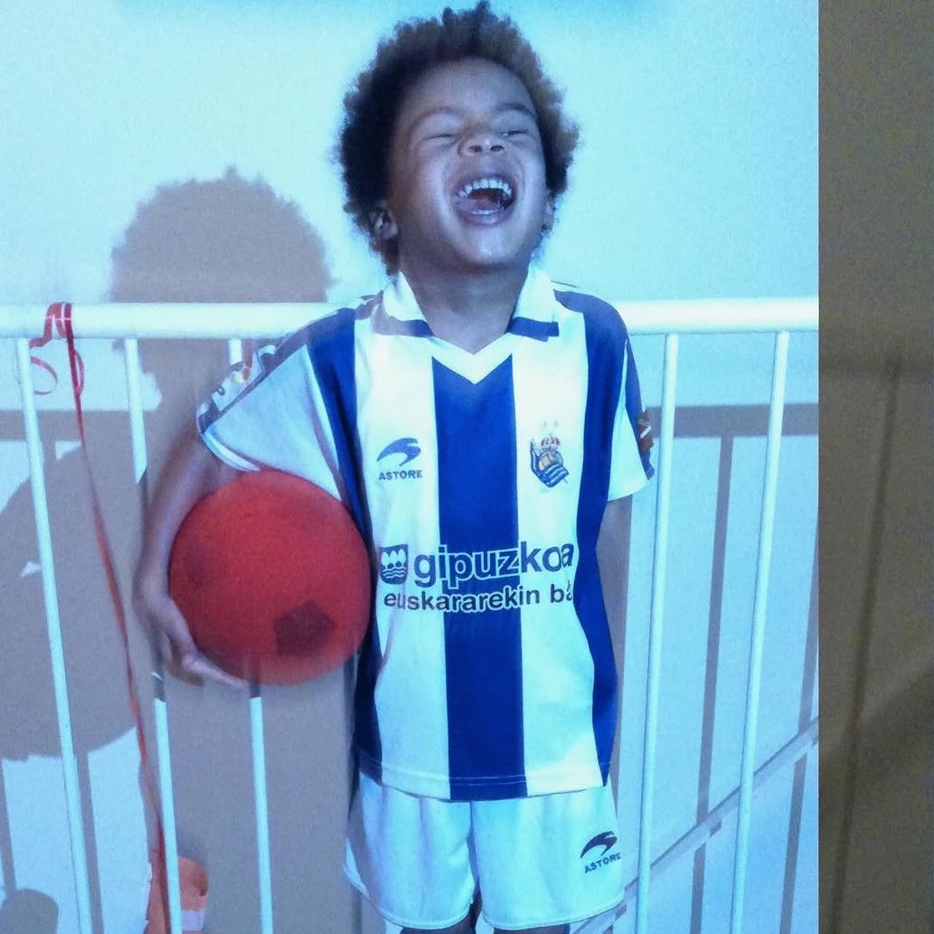 DailyAFC (@dailyafc) on Twitter photo 🚨 Confirmed: Real Sociedad have signed Zac Shuaib from Arsenal, and a good relationship between the clubs helped the move with Arsenal waiving training compensation, per <a href="/FabrizioRomano/">Fabrizio Romano</a>. ✅👋
The 18 year-old’s mother is from the Basque region, and he is a Real Sociedad fan. 💙 🚨 Confirmed: Real Sociedad have signed Zac Shuaib from Arsenal, and a good relationship between the clubs helped the move with Arsenal waiving training compensation, per <a href="/FabrizioRomano/">Fabrizio Romano</a>. ✅👋
The 18 year-old’s mother is from the Basque region, and he is a Real Sociedad fan. 💙