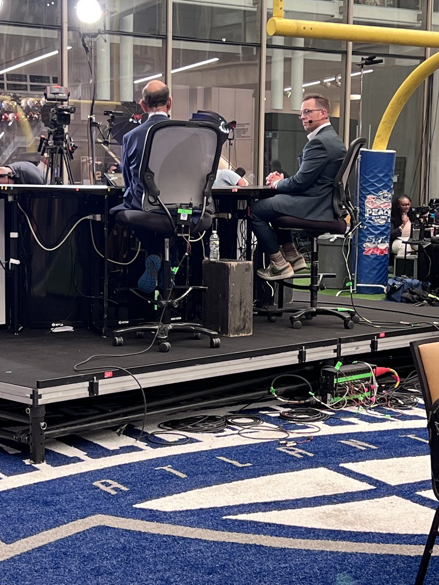 Dr_JWill's tweet image. So I guess they’re just letting anyone on The Finebaum Show now