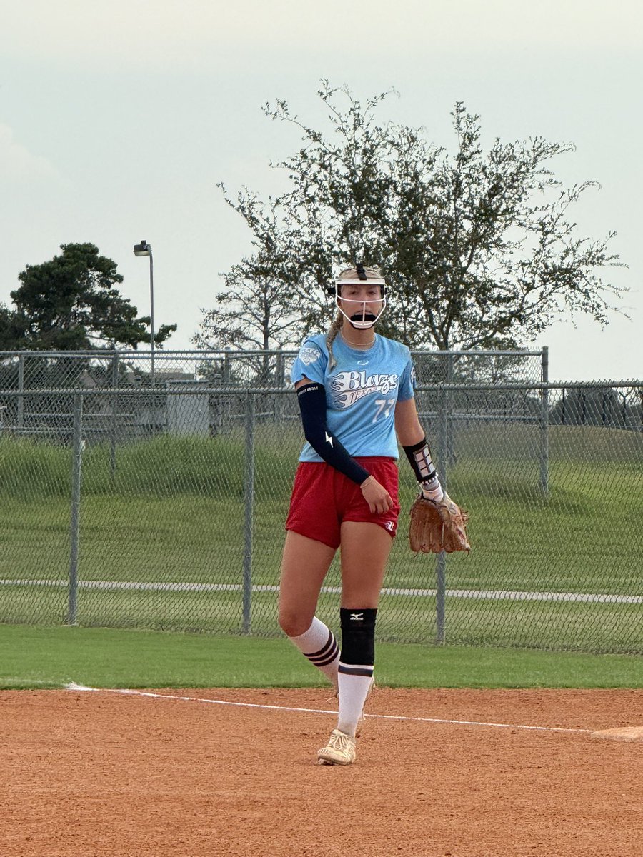What a day! 🔥
Our Blaze KTX 16U Gold squad showed out at the first annual Texas Blaze KTX College Connect Day this past Sunday! From metrics to scrimmages, our girls competed hard, supported one another, and truly represented what Blaze softball is all about.
#BlazeKTXGold