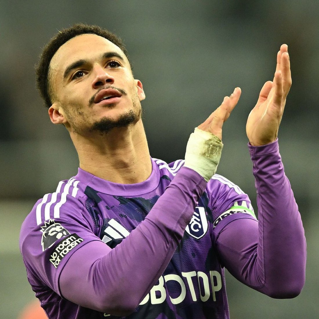 حلم واحد منهم وبنطالب فيهم نبي ظهير مثل امكانياتهم واعلى 💛