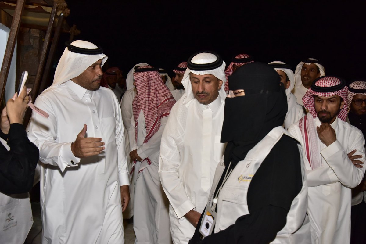 ana_97i1441's tweet photo. ضمن المشاركة المجتمعية مع متحف حرف الأولين @HerafAlawaleen شاركت 
جمعية أنا صحيّ للخدمات التطوعية،بإفتتاح المتحف بالهدا حيث شرف الإفتتاح معالي وزير السياحة الأستاذ أحمد الخطيب ،ونائبة وزير السياحة صاحبة السمو الاميرة هيفاء بنت محمد ال سعود نائبة وزير السياحة. https://t.co/vBMyMue88X