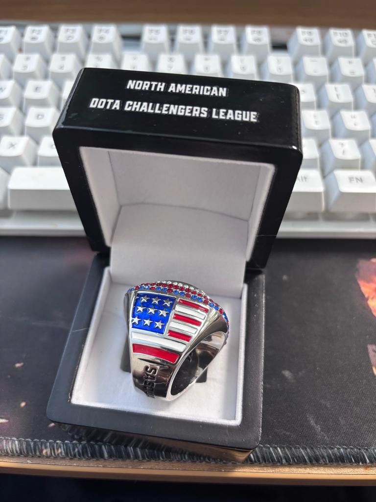 ChompixGaming's tweet image. 🏆 @NADotaEsports Season 9 kicks off tonight at 7:00pm ET!
May the better team claim the ring this season!
💍 NADCL S8 Champions Ring: @nounsgg