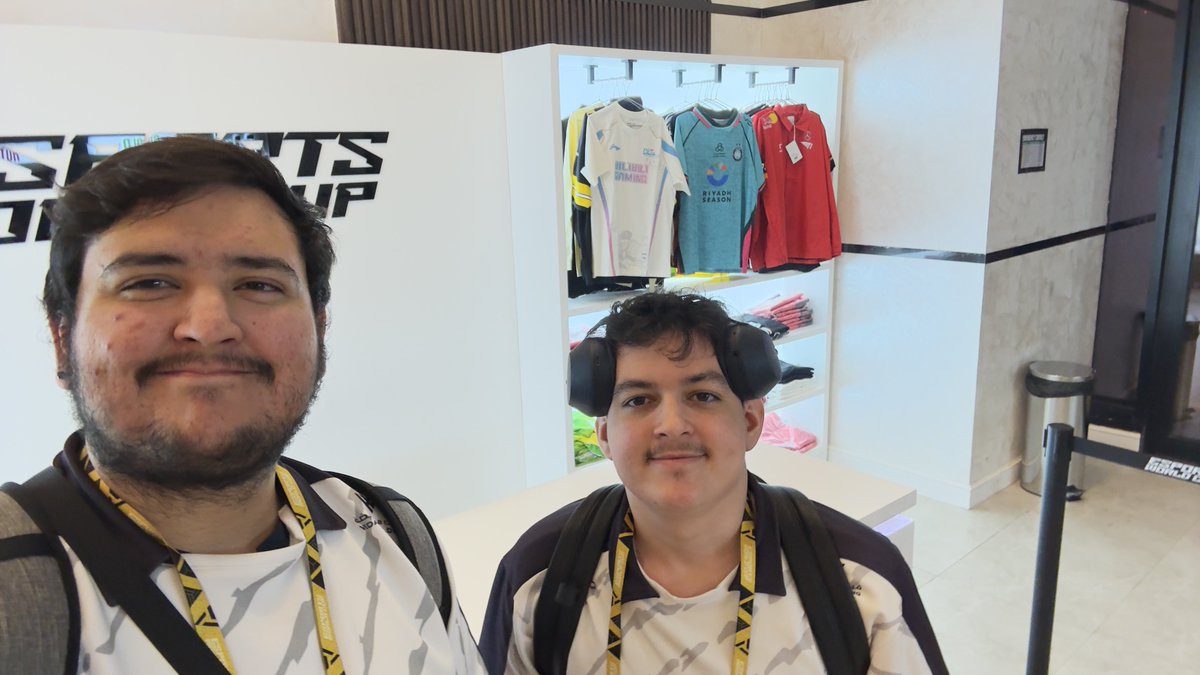 baezakid's tweet image. Finally landed home
Extremely proud of this dude right here. He’s been grinding day in and day out since his LFT in December.
Even since before that but he still got discredited. The kid has passion like no other. 2nd place at EWC and he still isn’t satisfied.
Champs can’t…
