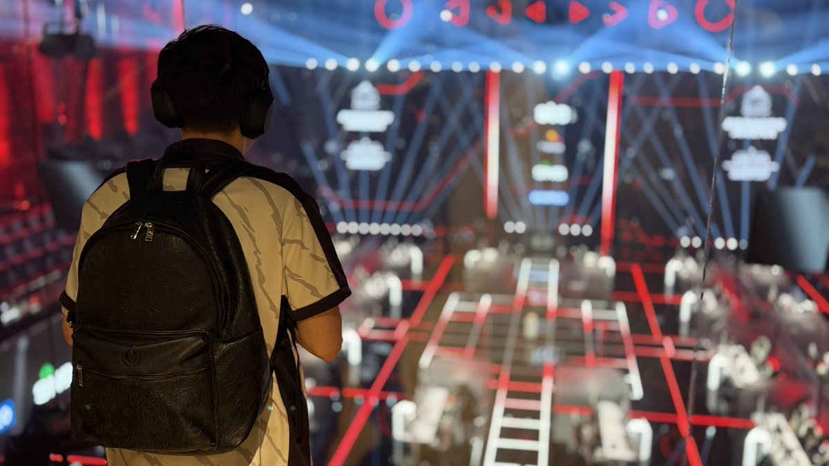 baezakid's tweet image. Finally landed home
Extremely proud of this dude right here. He’s been grinding day in and day out since his LFT in December.
Even since before that but he still got discredited. The kid has passion like no other. 2nd place at EWC and he still isn’t satisfied.
Champs can’t…