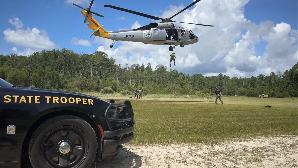 FLStateGuard's tweet image. FSG Special Missions Unit & @FLHSMV FHP Special Response Team joined for a rappel exercise focused on post-disaster search and rescue efforts.
