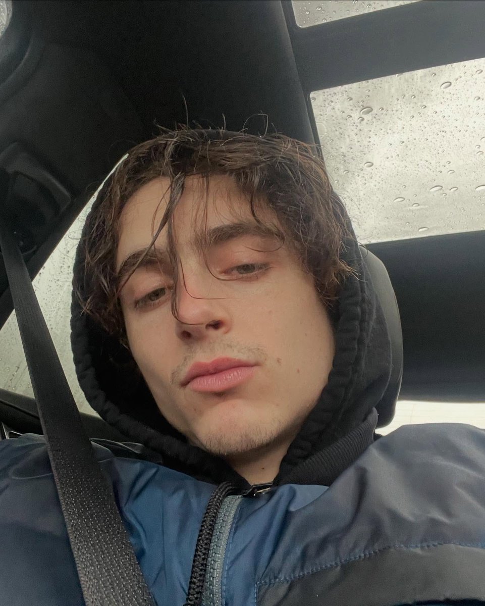 timotheeupdates's tweet image. “vintaje” – @RealChalamet via Instagram