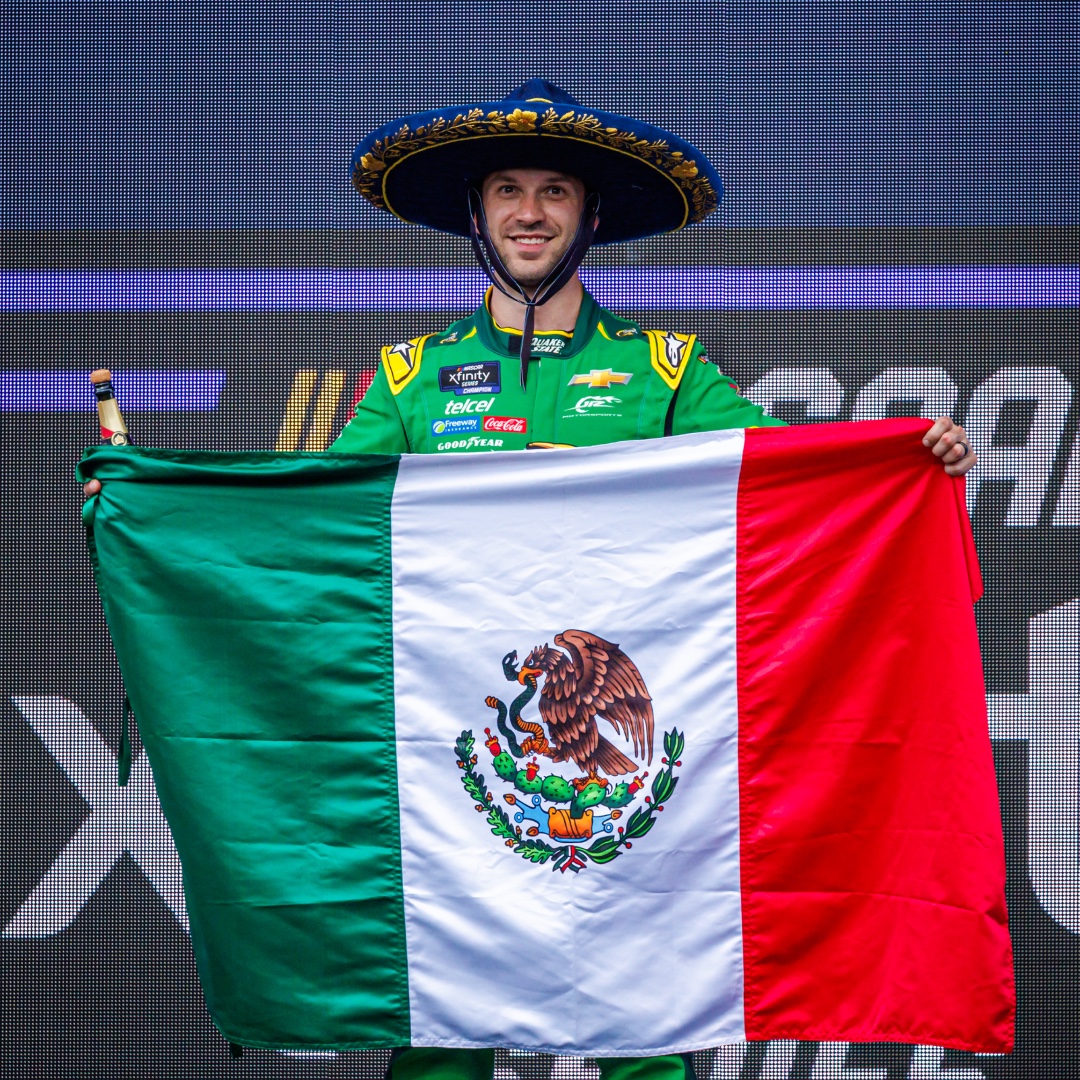 NASCARMexico_'s tweet image. Hace un mes celebramos la pasión por la velocidad en el NASCAR Mexico City Weekend 🇺🇸 🇲🇽 Un fin de semana que pasará a la historia. 🙌🏻
#NASCARMexico #NASCARMexicoCity