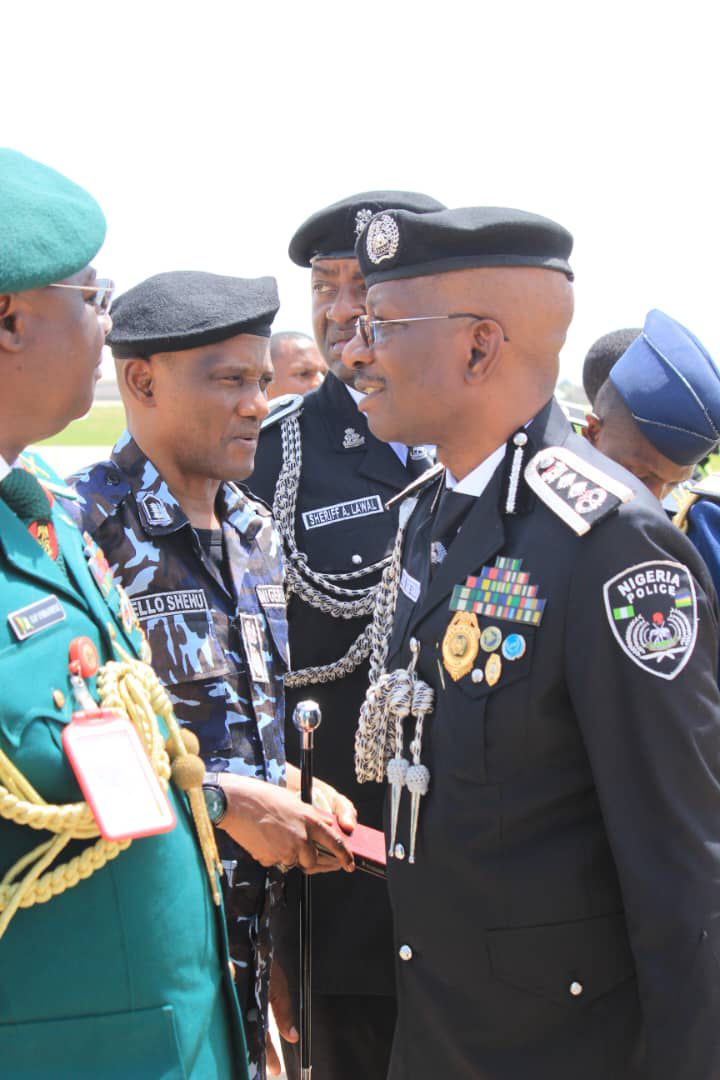 PoliceNG's tweet image. PRESS STATEMENT
IGP COMMISERATES WITH FG, BUHARI FAMILY OVER FORMER PRESIDENT’S DEMISE, ATTENDS BURIAL WITH DIGNITARIES
The Inspector-General of Police, IGP Kayode Adeolu Egbetokun, Ph.D., NPM, on behalf of the officers and men of the Nigeria Police Force, expresses profound…