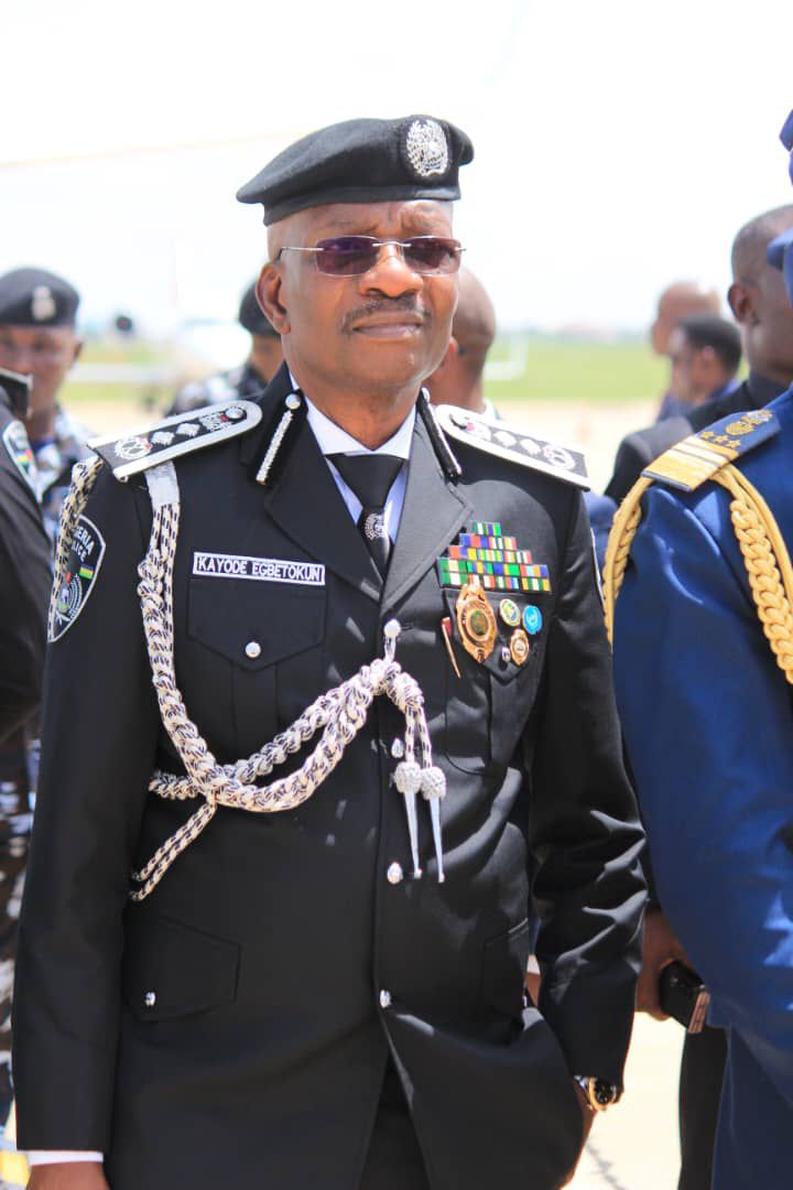 PoliceNG's tweet image. PRESS STATEMENT
IGP COMMISERATES WITH FG, BUHARI FAMILY OVER FORMER PRESIDENT’S DEMISE, ATTENDS BURIAL WITH DIGNITARIES
The Inspector-General of Police, IGP Kayode Adeolu Egbetokun, Ph.D., NPM, on behalf of the officers and men of the Nigeria Police Force, expresses profound…