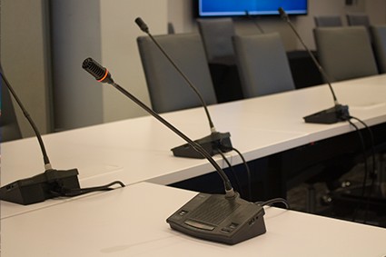 🎤 Still hanging on to traditional mics?
AV teams are already switching to push-to-talk (and not looking back).

Find out why in our latest blog 👉conferencerental.com/news/articles/…