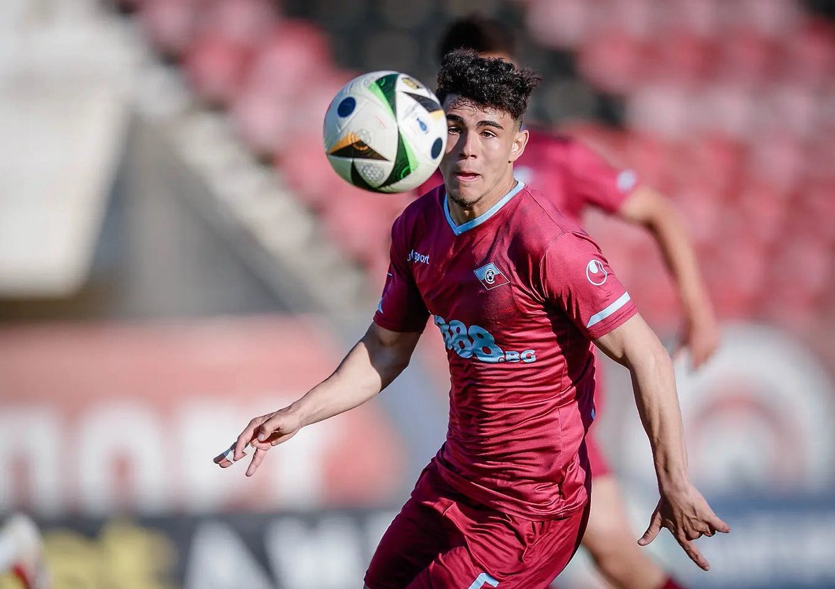 Nikolay_Petkovv's tweet image. 🔵🔴 The rising star of Bulgarian side Septemvri Sofia Mihail Polendakov has been successfully passed the medical tests at Sheffield United.
The biggest talent of the Bulgarian team will be sold tomorrow. He is 18 year old, and one of the biggest Bulgarian perspective.